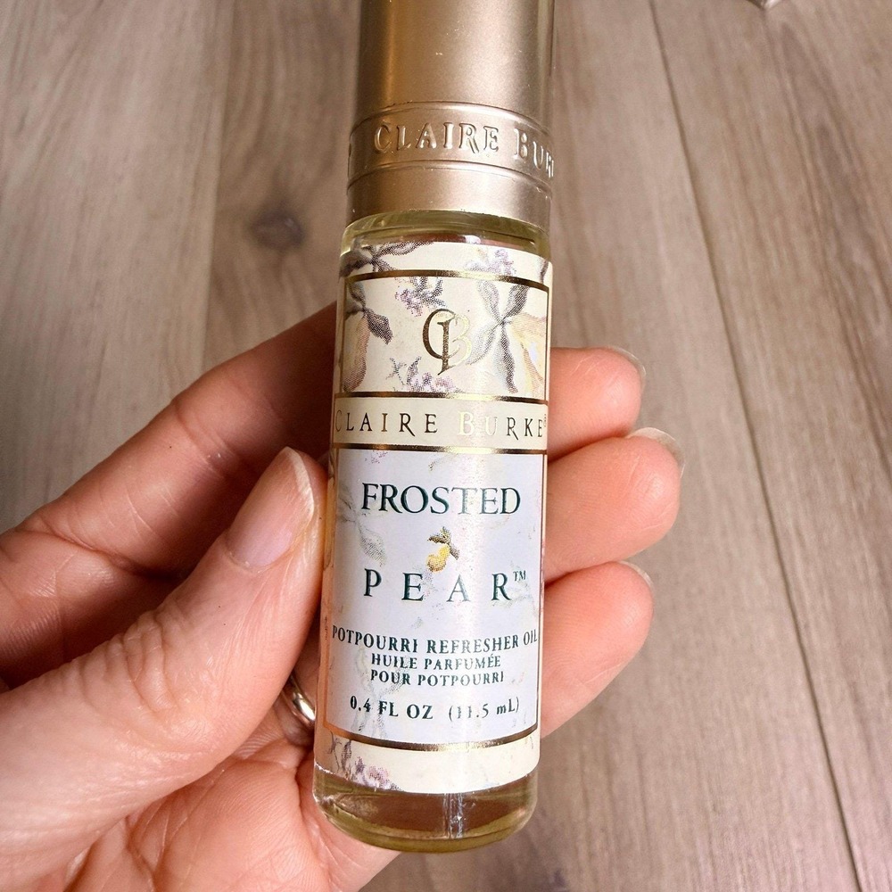 Claire Burke frosted pear potpourri refresher oil
